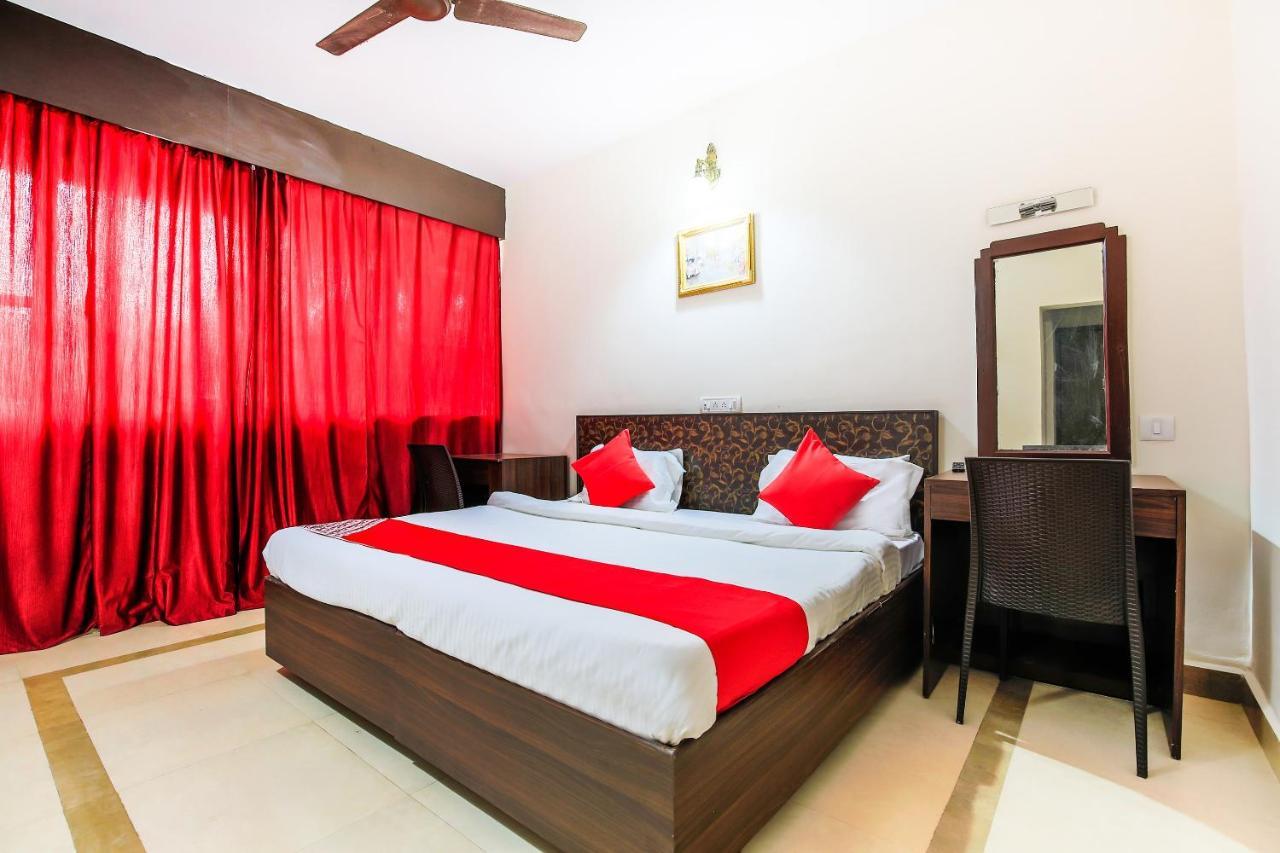 Oyo 18794 Hotel Colva Plaza Extérieur photo