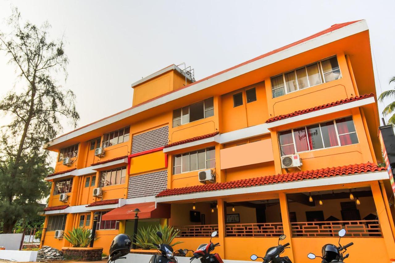 Oyo 18794 Hotel Colva Plaza Extérieur photo